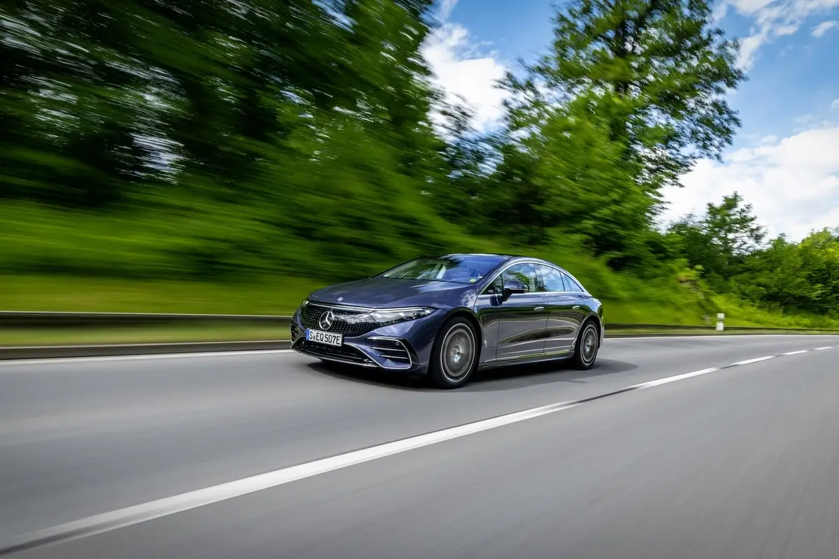 Автомобіль Mercedes-Benz EQS - фото 26
